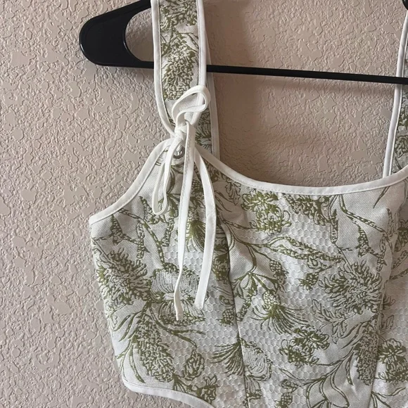 Brandy Melville Corset Tank Top Embroidered Floral Details - Picture 4 of 7